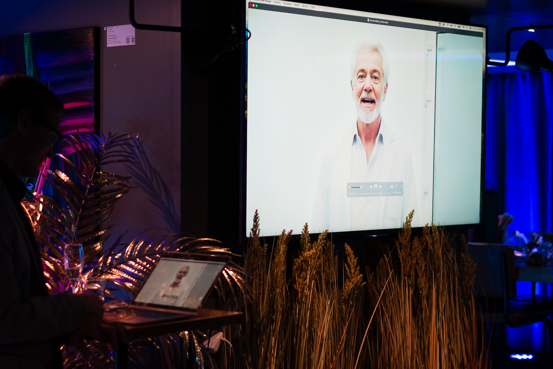 An expressive moment captured during the evening